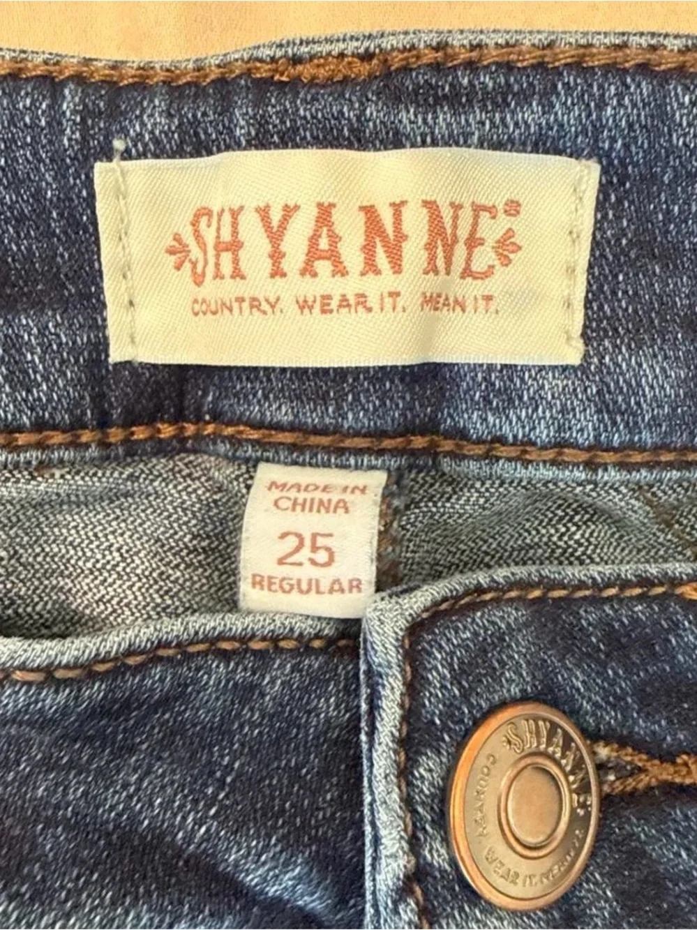Shyanne Women’s bootcut jeans size 25